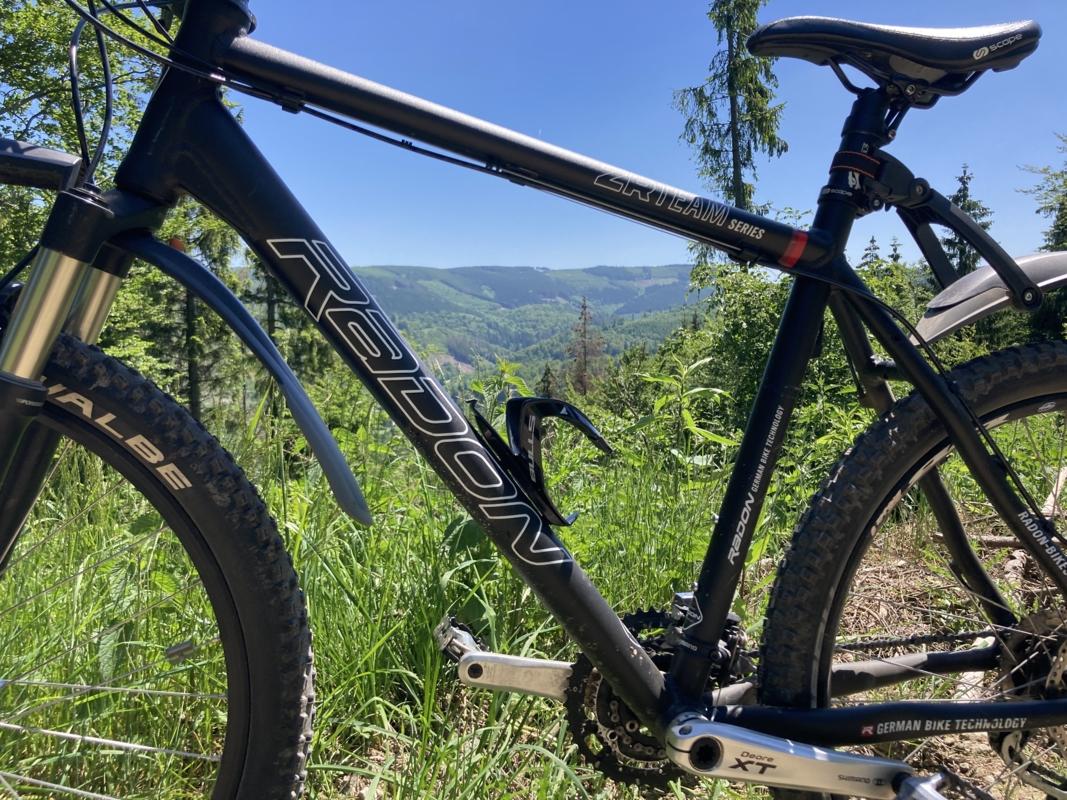 Bicycle frame like a picture frame