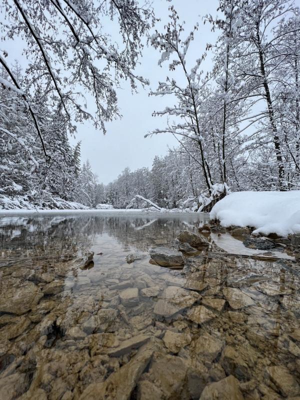 Verschneiter See in Altenbüren